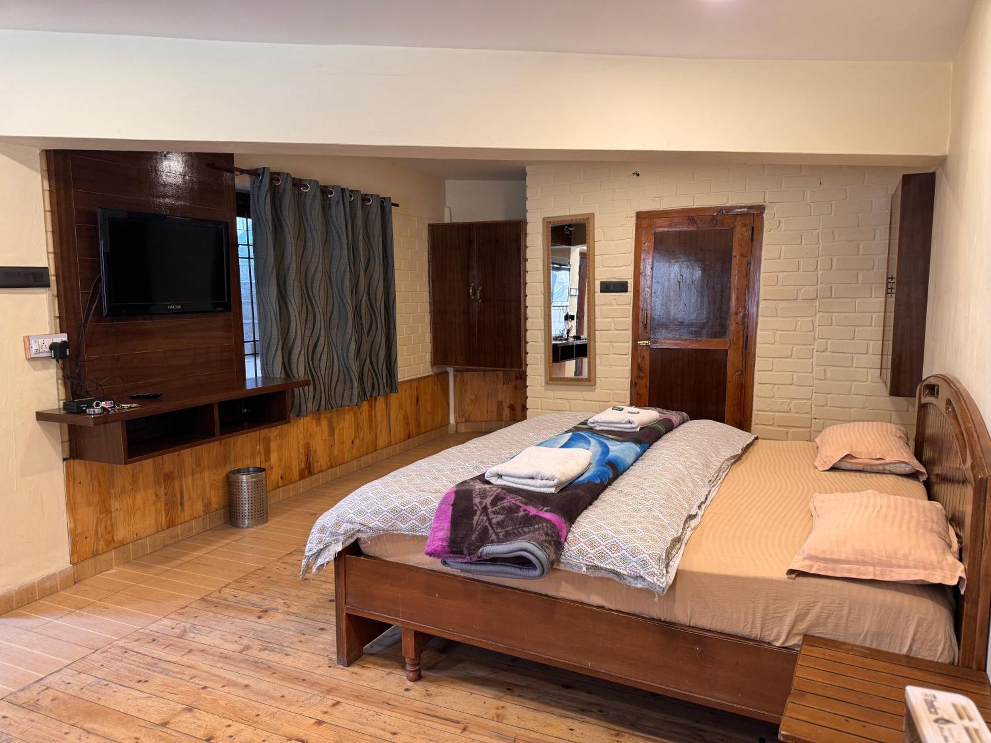 The Alpine Guest House 카솔 외부 사진